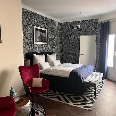 Schlosshotel Rheinsberg Hotel *